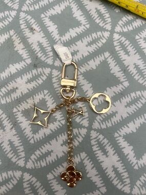 Louis Vuitton Gold Tone Monogram Charm Key & Bag Holder